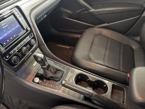 Used 2017 Volkswagen Passat 1.8T SE w/ SE Lighting Package image 18