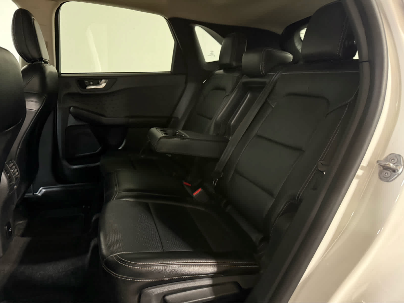 Used 2020 Ford Escape Titanium AWD/4WD image 15
