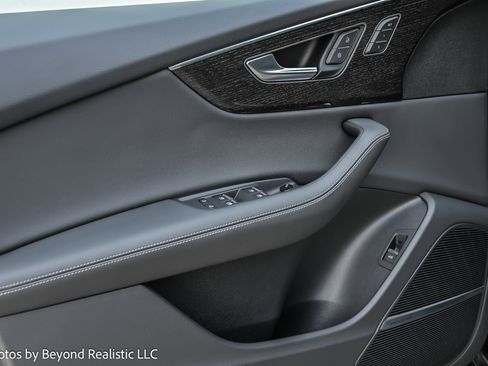 Used 2024 Audi Q8 Premium Plus image 22