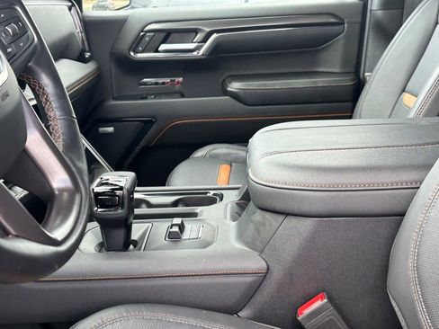 Used 2024 GMC Sierra 1500 AT4 w/ Technology Package image 10