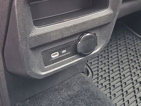 Certified 2021 Volkswagen Tiguan SE w/ Panoramic Sunroof Package image 13