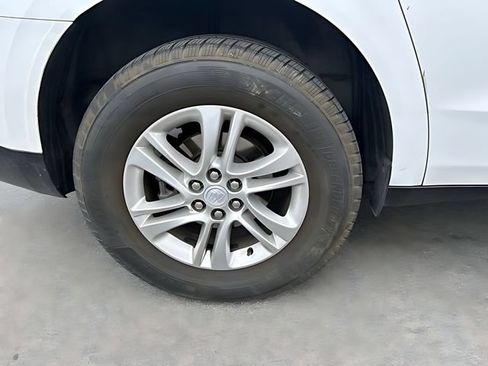 Used 2019 Buick Enclave Essence FWD image 12