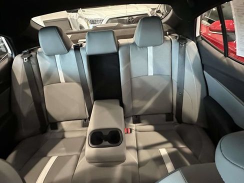 Used 2025 Toyota Camry SE w/ Convenience Package FWD image 15