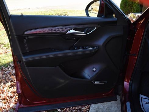 Used 2023 Buick Envision Avenir AWD/4WD image 17