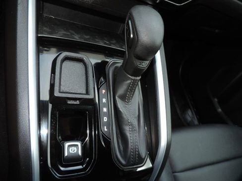 Used 2024 Chevrolet Colorado W/T w/ Safety Package RWD image 26