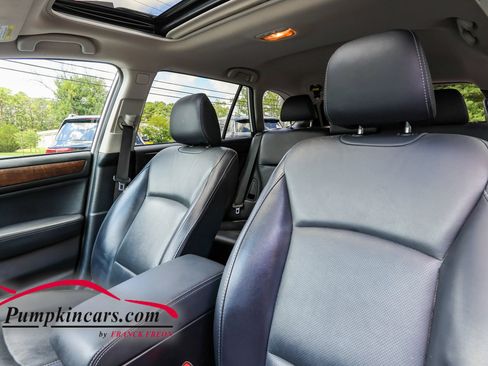 Used 2017 Subaru Outback 2.5i Limited AWD/4WD image 18