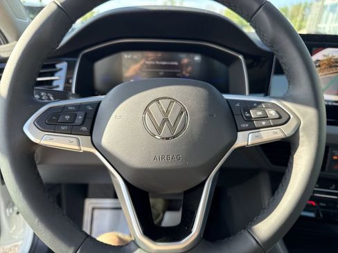 New 2026 Volkswagen Jetta SE FWD image 18