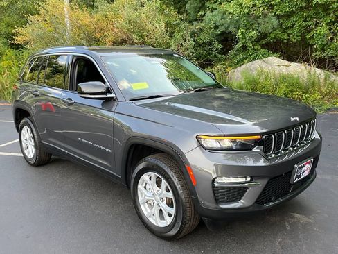 Used 2023 Jeep Grand Cherokee Limited w/ Luxury Tech Group II AWD/4WD image 7