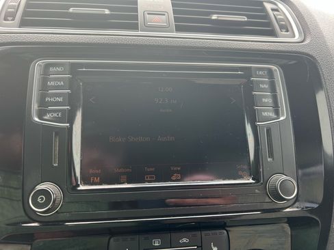 Used 2016 Volkswagen Jetta Sport image 48