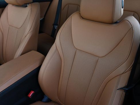 Certified 2024 BMW 330i Sedan w/ M Sport Package image 9