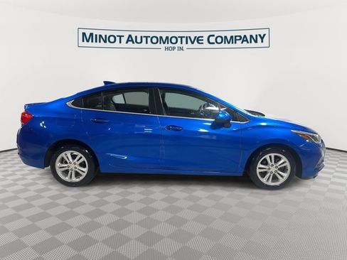 Used 2016 Chevrolet Cruze LT w/ Convenience Package image 9