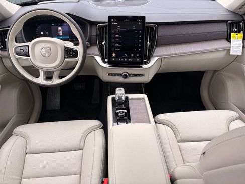 Used 2026 Volvo XC90 B6 Ultra w/ Protection Package image 16