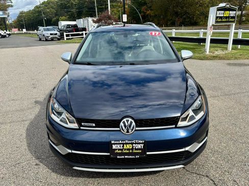 Used 2017 Volkswagen Golf Alltrack SEL image 2