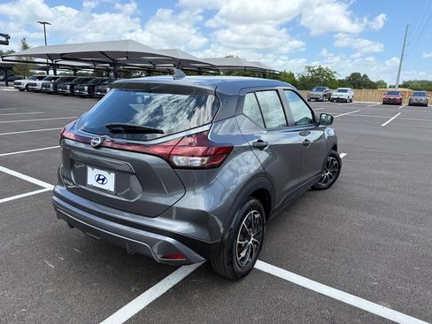 Used 2023 Nissan Kicks S FWD image 5