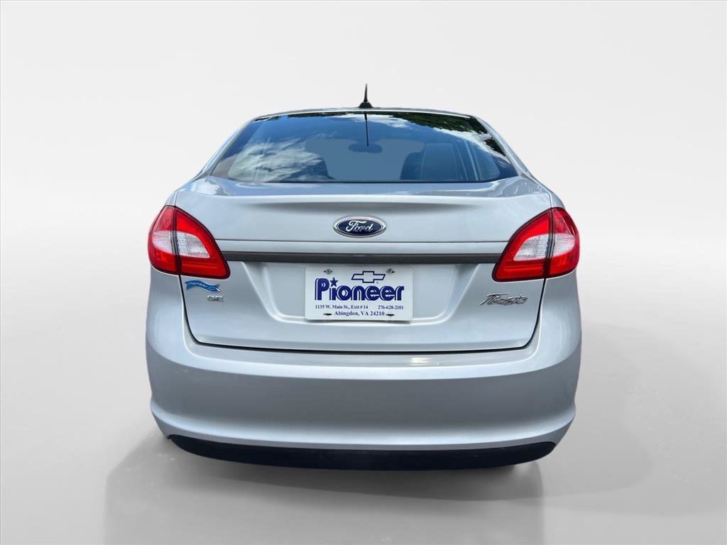 Used 2013 Ford Fiesta SE FWD image 4