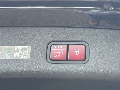 Used 2026 Mercedes-Benz GLC 300 4MATIC image 31