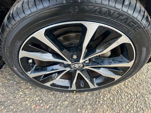 Used 2018 Toyota Corolla SE image 19