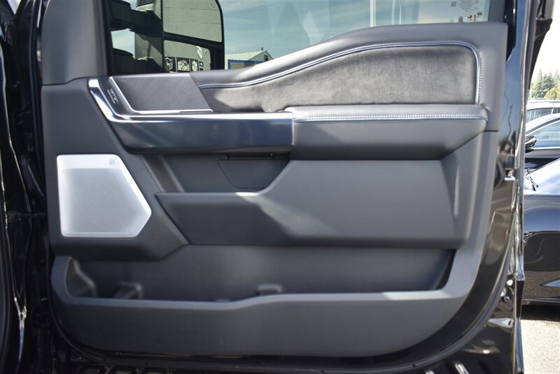 Used 2025 Ford F250 Platinum AWD/4WD image 24