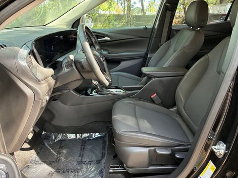 Used 2025 Buick Encore GX Preferred FWD image 25