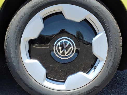 New 2025 Volkswagen ID. Buzz Pro S Plus AWD/4WD image 9