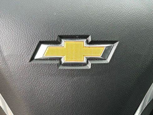 Used 2022 Chevrolet Equinox LT FWD image 22