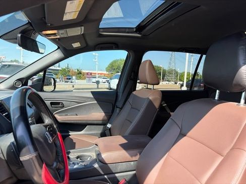 Used 2025 Honda Passport EX-L image 10
