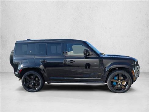 Used 2022 Land Rover Defender 110 V8 AWD/4WD image 4