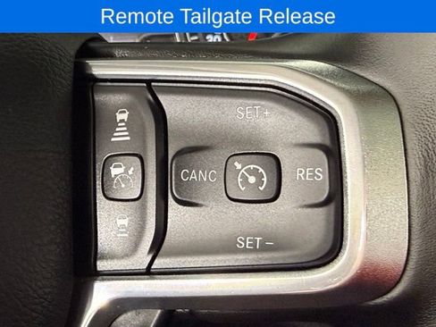 Used 2022 RAM 1500 Laramie AWD/4WD image 25