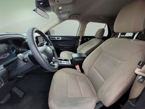 Certified 2021 Ford Explorer 2WD image 29