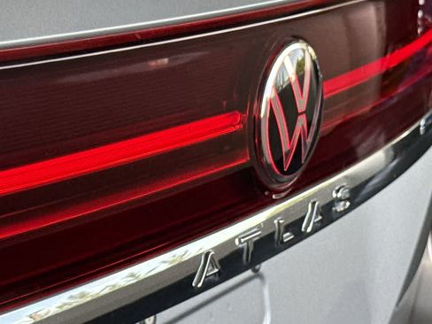 Certified 2024 Volkswagen Atlas SE FWD image 10