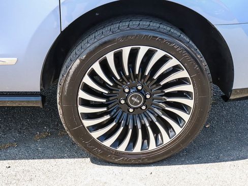 Used 2021 Lincoln Navigator L Black Label w/ Cargo Convenience Package AWD/4WD image 16