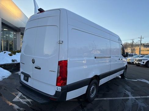 Used 2021 Mercedes-Benz Sprinter 2500 image 8
