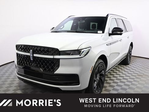 New 2026 Lincoln Navigator L Reserve w/ Jet Appearance Package AWD/4WD image 1