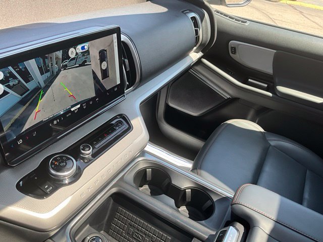 Used 2025 Ford Expedition Active AWD/4WD image 15