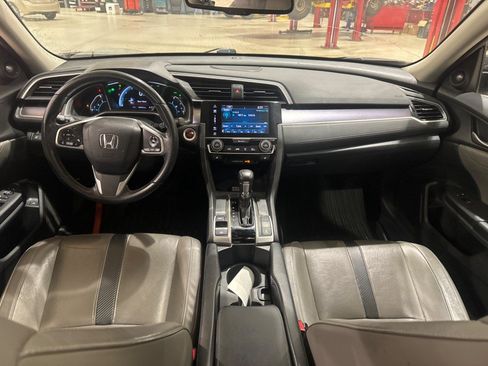 Used 2016 Honda Civic Touring image 3