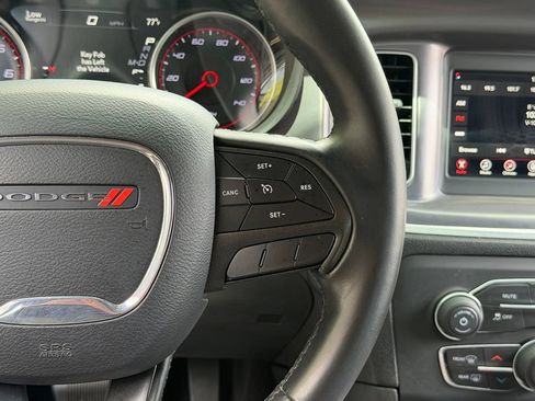 Used 2019 Dodge Charger SXT RWD image 41