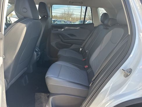 New 2026 Volkswagen Tiguan SE image 23