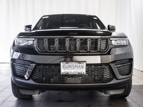 New 2025 Jeep Grand Cherokee image 2