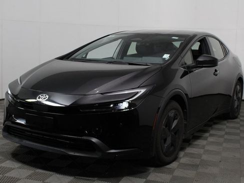Used 2024 Toyota Prius LE image 3