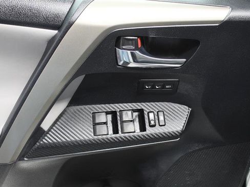 Used 2014 Toyota RAV4 Limited image 16