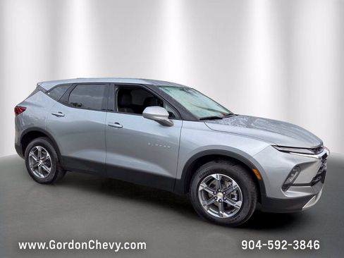 Certified 2025 Chevrolet Blazer LT FWD image 8