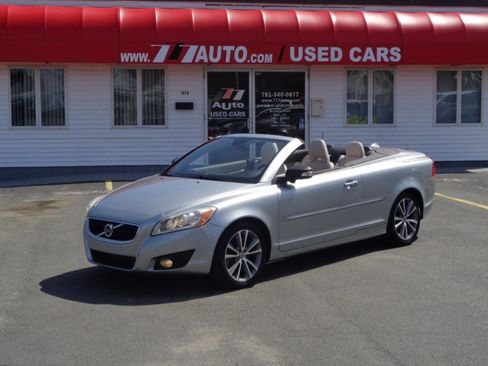 Used 2011 Volvo C70 T5 w/ Convenience Pkg image 10