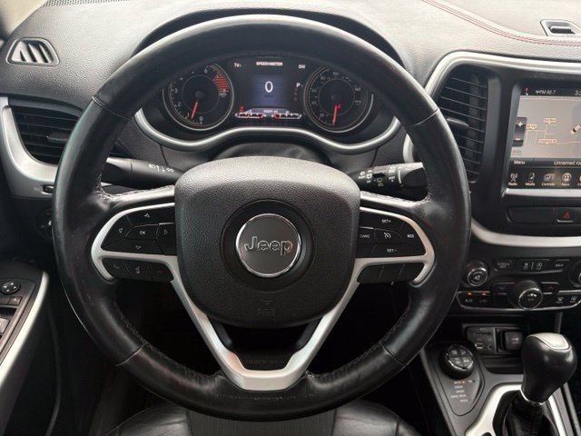 Used 2018 Jeep Cherokee Trailhawk w/ Cold Weather Group AWD/4WD image 23