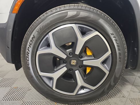Used 2024 Rivian R1S Adventure AWD/4WD image 9