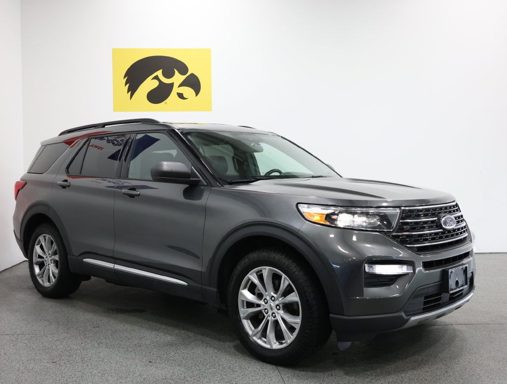 Used 2020 Ford Explorer XLT w/ Equipment Group 202A AWD/4WD image 6