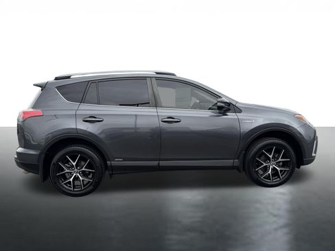 Used 2018 Toyota RAV4 SE AWD/4WD image 8