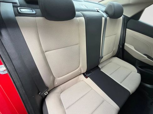 Used 2019 Hyundai Accent SE w/ Cargo Package FWD image 18