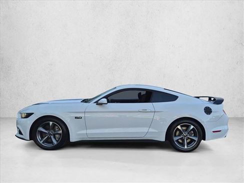 Used 2017 Ford Mustang GT RWD image 8
