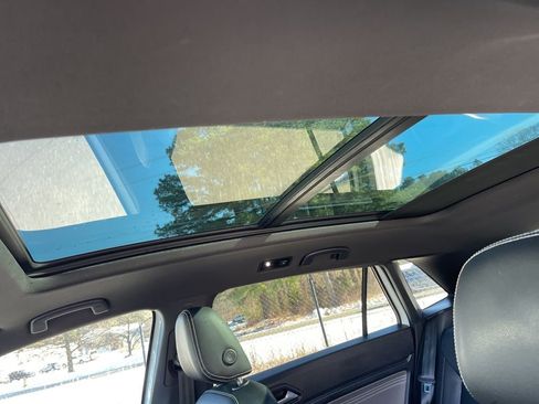 Used 2021 Volkswagen Atlas Cross Sport SEL R-Line image 20