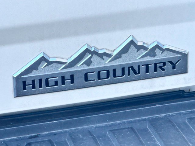 Used 2015 Chevrolet Silverado 1500 High Country w/ High Country Premium Package AWD/4WD image 4